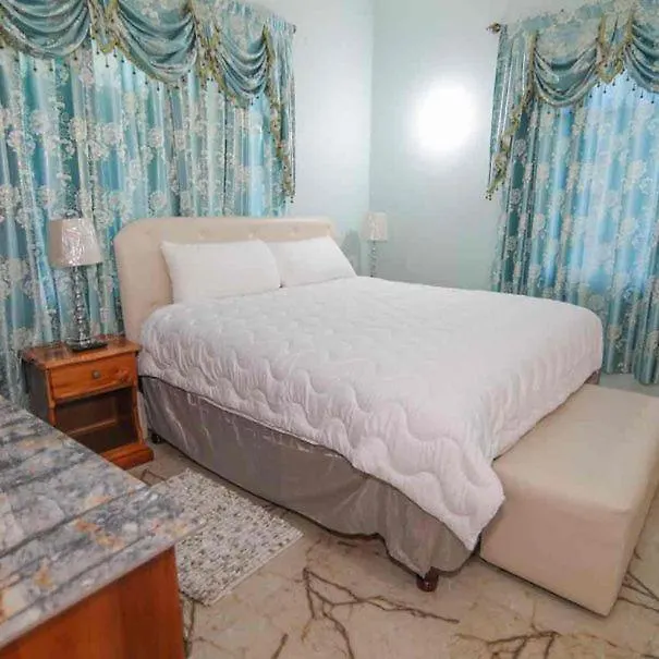 Dela De-Rose Guest House Negril Jamaica
