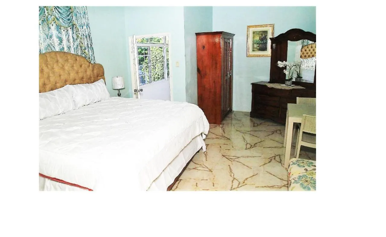 Dela De-Rose Guest House Negril Jamaica