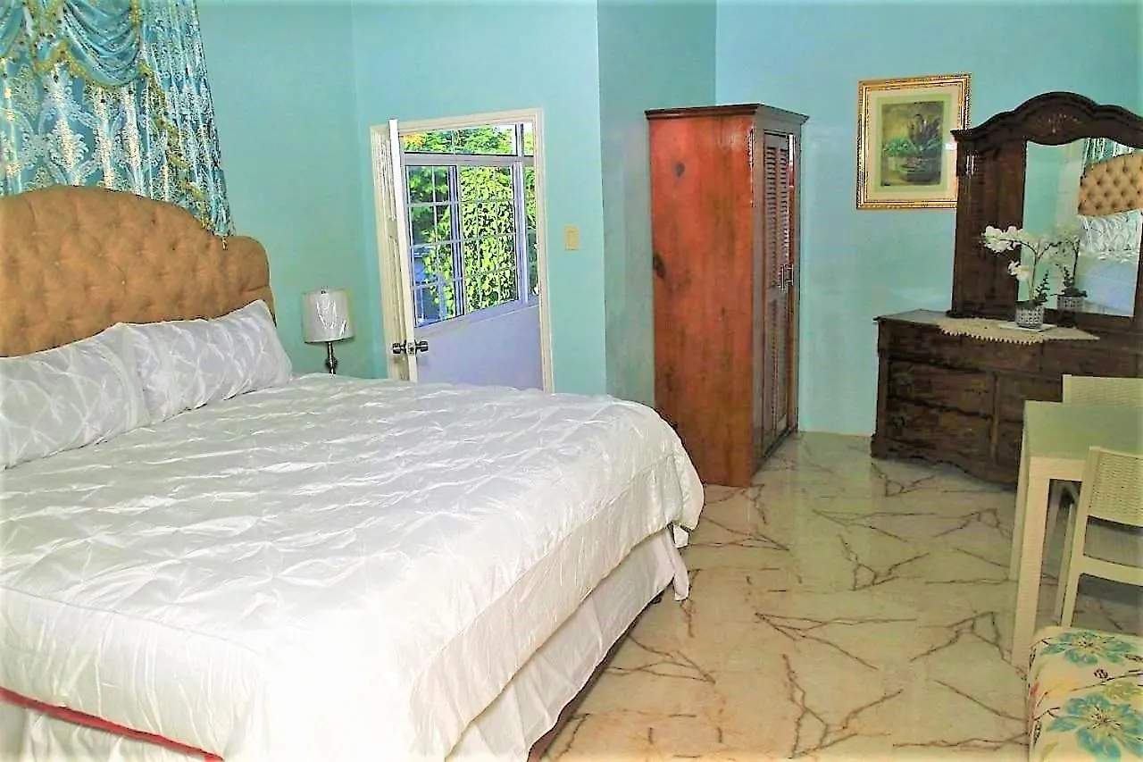 Dela De-Rose Guest House Negril Jamaica