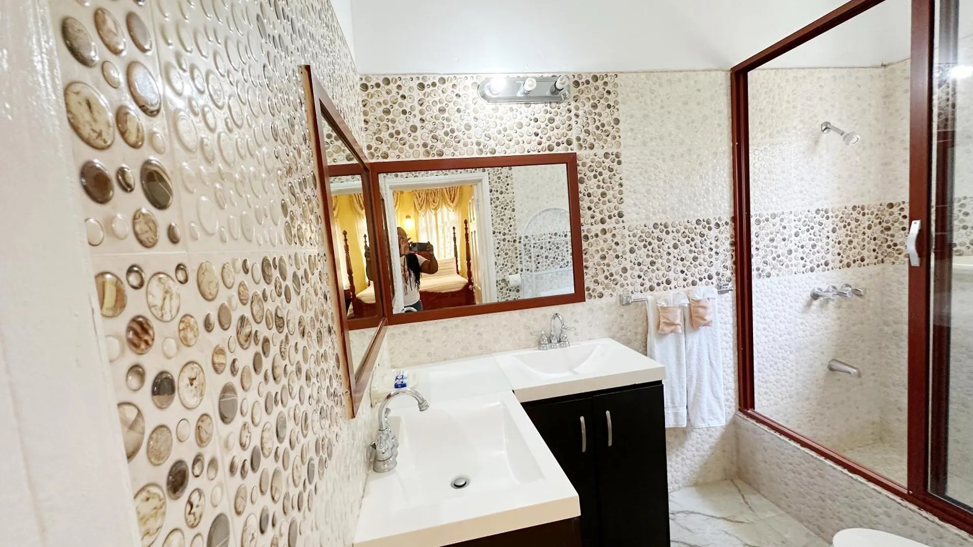 Dela De-Rose Guest House Negril Jamaica