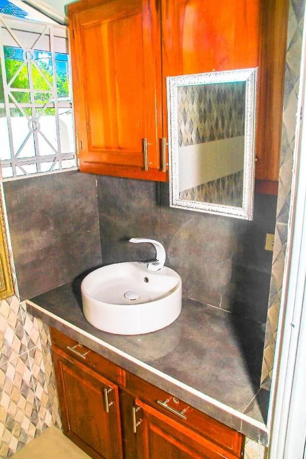 Dela De-Rose Guest House Negril Jamaica
