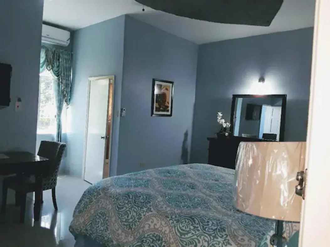 Dela De-Rose Guest House Negril Jamaica