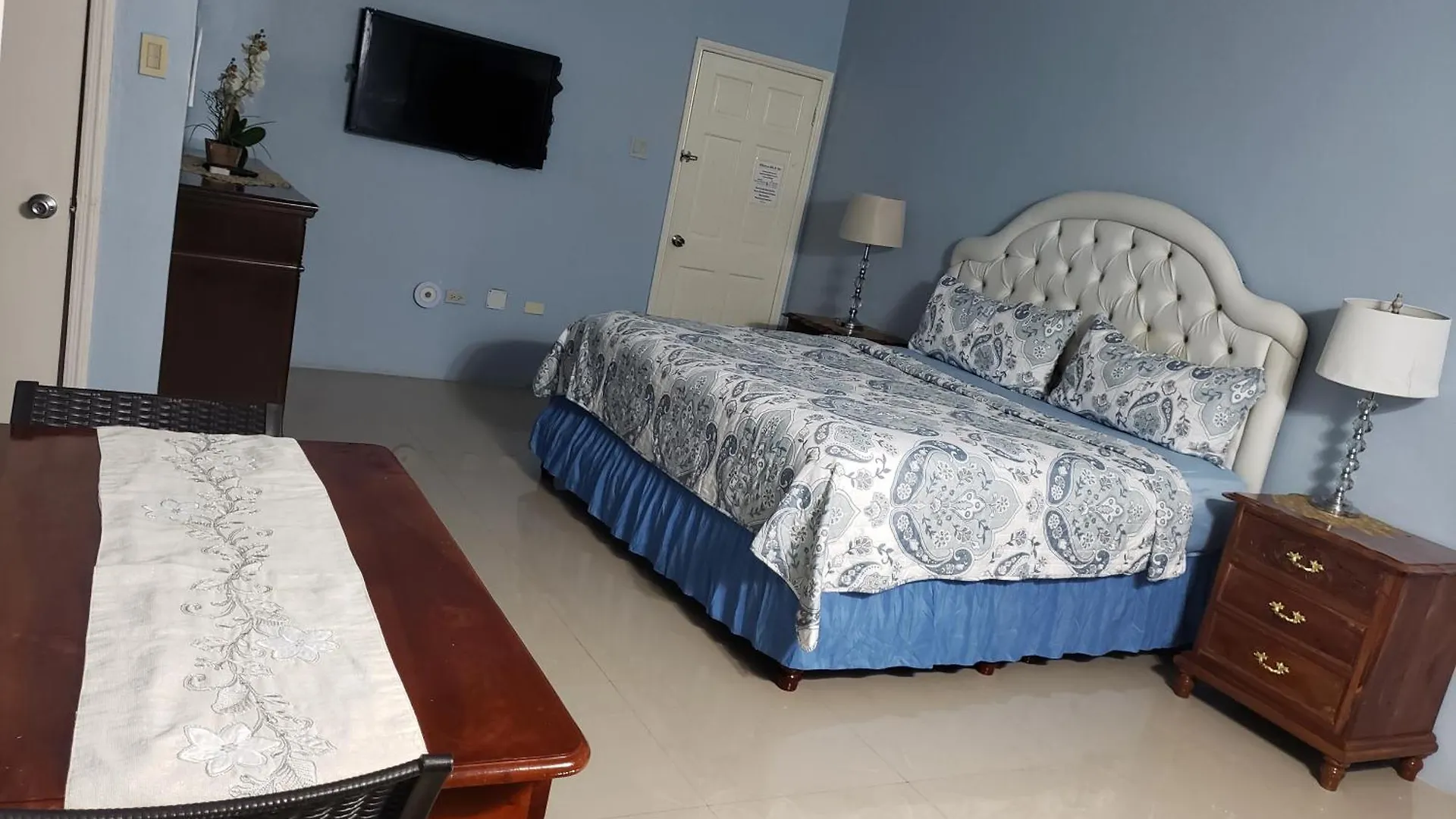 Dela De-Rose Guest House Negril Jamaica